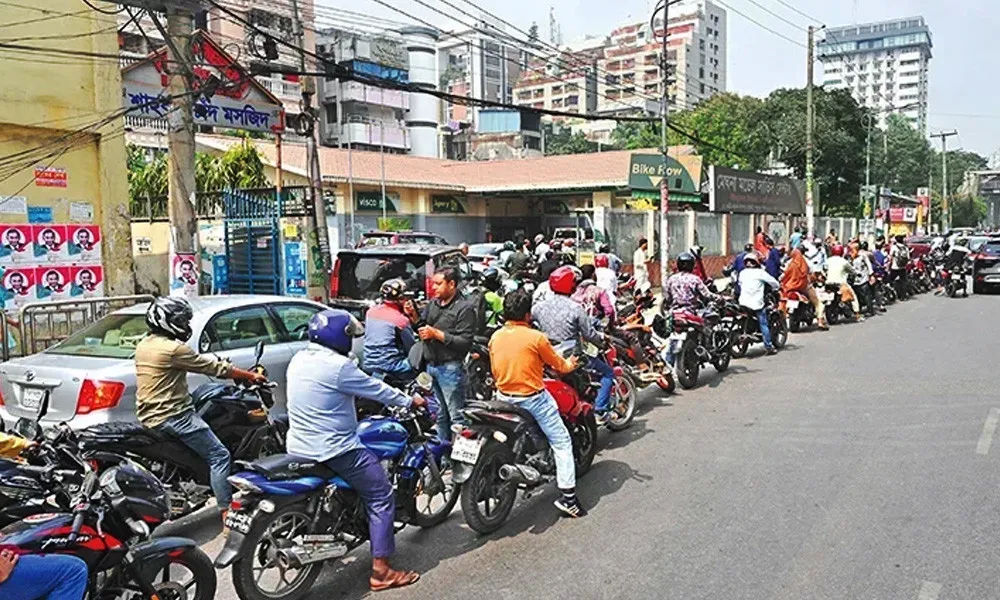 গণপরিবহন পাবে পর্যাপ্ত তেল, উঠে যাচ্ছে রেশনিং পদ্ধতি