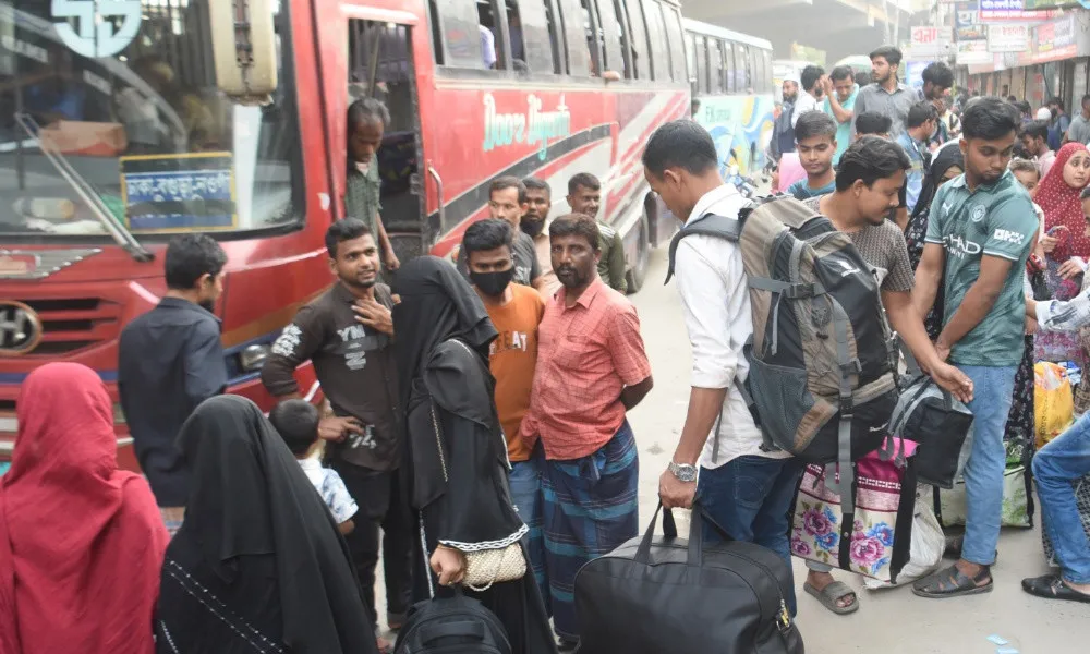 বাসে ৬৪ শতাংশ, লঞ্চে দেড় গুণ ভাড়া বাড়ানোর প্রস্তাব