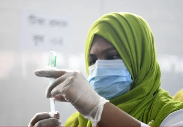 ১৮ নয়, টিকার সর্বনিম্ন বয়সসীমা ২৫ বছর: স্বাস্থ্যের ডিজি