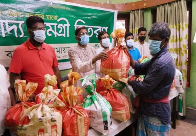 মগবাজারে করোনায় ক্ষতিগ্রস্তদের মাঝে জামায়াতের খাদ্য সামগ্রী বিতরণ