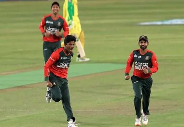 প্রথমেই ওপেনিং জুটি ভাঙলেন মেহেদি