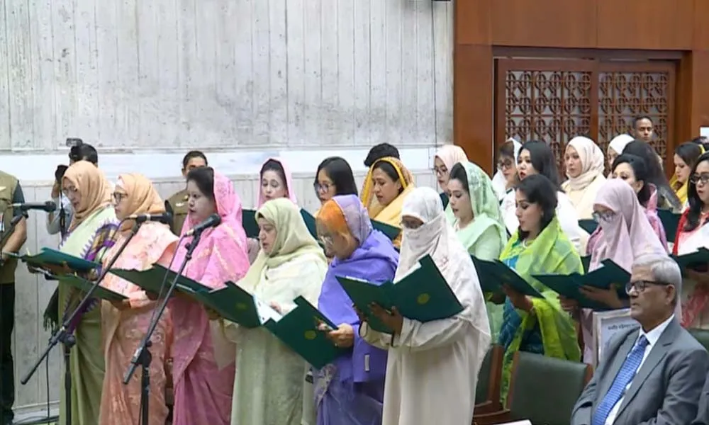 শপথ নিলেন সংরক্ষিত আসনের নারী এমপিরা