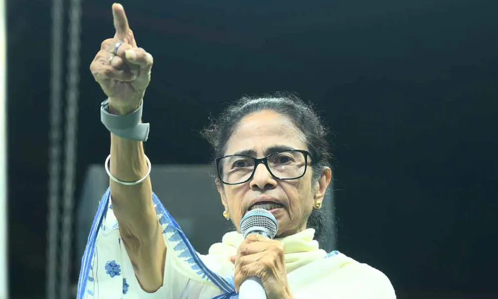 এখনও হাল ছাড়েননি মমতা, জয়ের স্বপ্ন দেখছেন সূর্য ডোবার পর