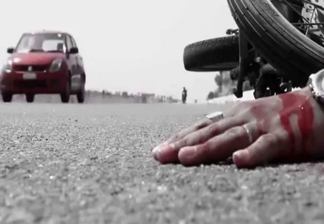 যশোরে ইজিবাইক-মোটরসাইকেল সংঘর্ষে নিহত ৩