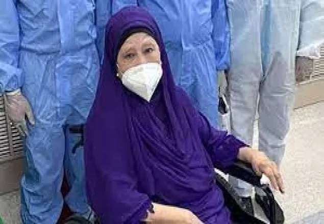 করোনার দ্বিতীয় ডোজ টিকা নিলেন খালেদা জিয়া