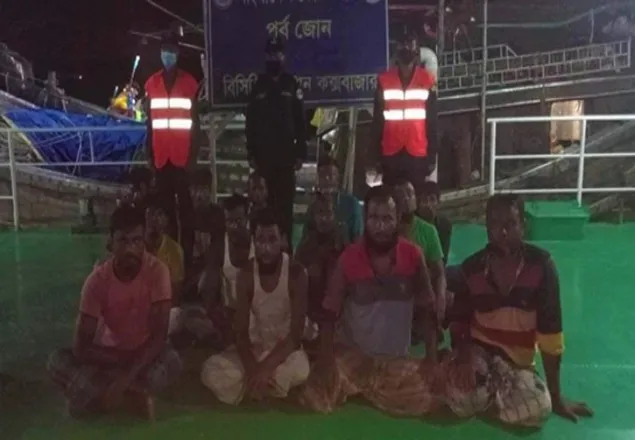 সাগরে ভাসতে থাকা ১৩ জেলেকে উদ্ধার করল কোস্ট গার্ড