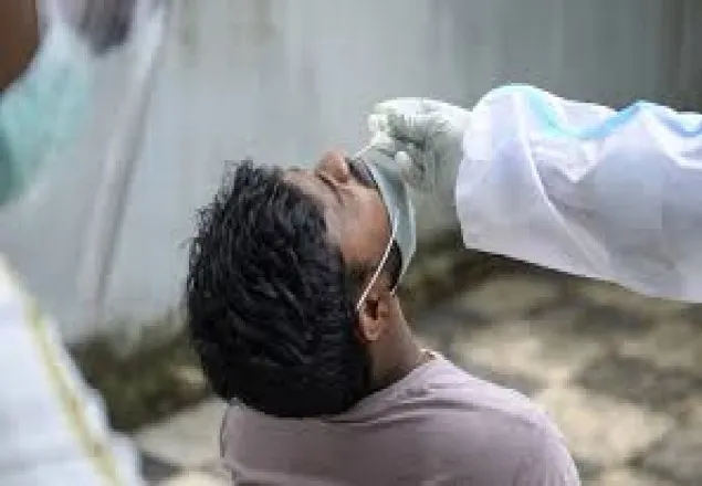 করোনায় ভারতে ফের বেড়েছে দৈনিক সংক্রমণ
