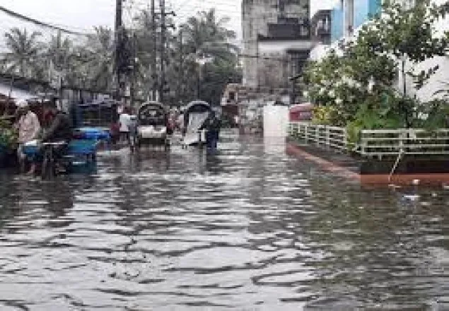 টানা বৃষ্টিতে চট্টগ্রাম শহরে ব্যাপক জলাবদ্ধতা