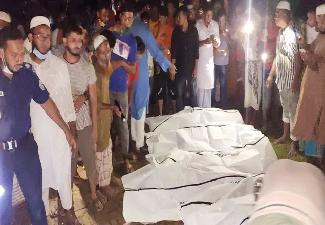 ব্রাহ্মণবাড়িয়ায় যাত্রীবাহী নৌকাডুবি: ১৯ লাশ উদ্ধার