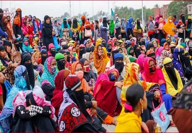 সব শ্রমিককে করোনার টিকা দেওয়াসহ ১০ দফা দাবি