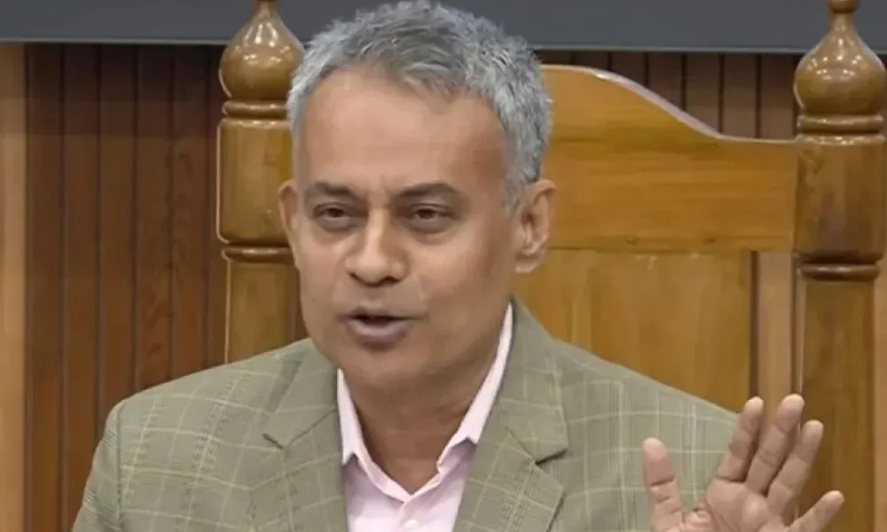 ট্রেনের ভাড়া বাড়ানো নিয়ে যা বললেন রেলমন্ত্রী