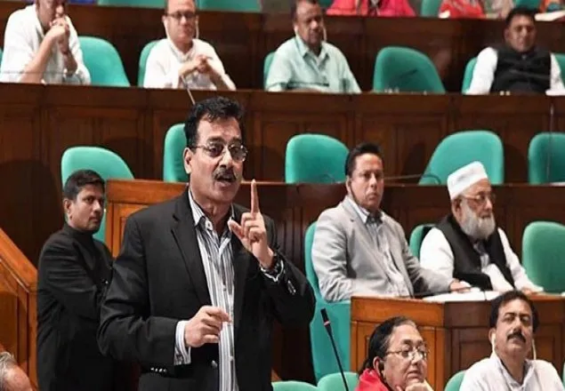 আইজিপি সরকারের অনুমতি নিয়ে বোটক্লাবের সভাপতি হয়েছেন কি? : সংসদে এমপি হারুন