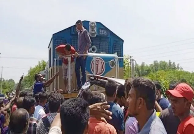 মৌলভীবাজারে চলন্ত ট্রেনের ধাক্কায় শিশুসহ নিহত ৩
