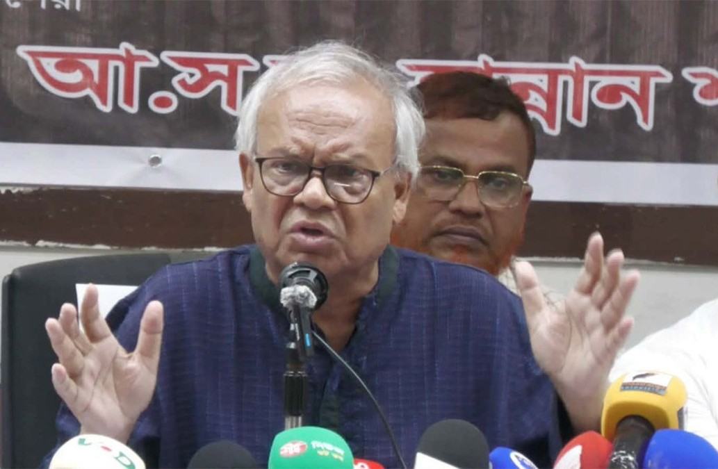 বিএনপির নেতাকর্মীরা ফ্যাসিবাদী আ’লীগের মতো আচরণ করছে না : রিজভী