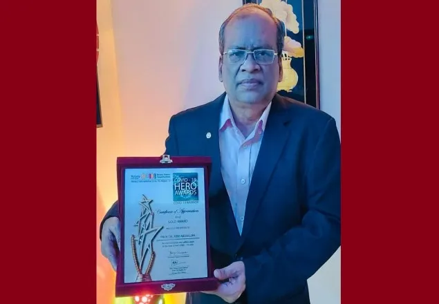 ‘কভিড হিরো’ পুরস্কার পেলেন ডা. এ বি এম আব্দুল্লাহ