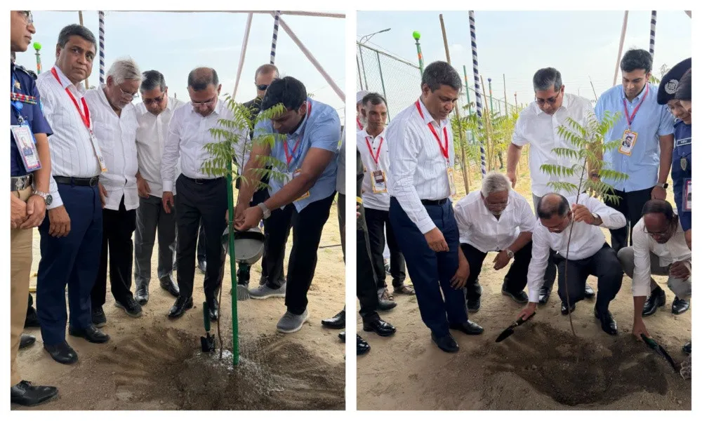 ঢাকা-আরিচা মহাসড়কে সবুজায়ন কর্মসূচির উদ্বোধন করলেন প্রধানমন্ত্রী