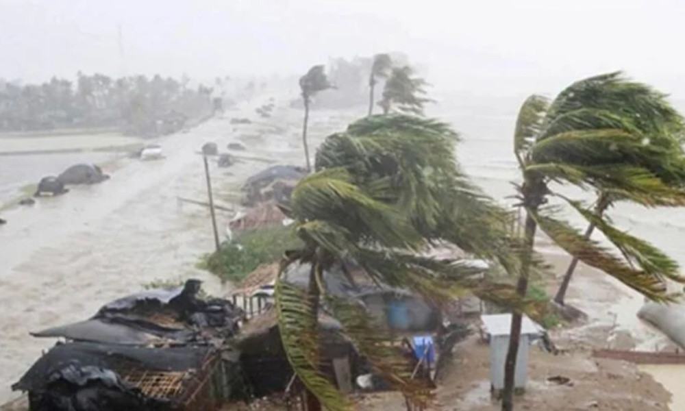 বঙ্গোপসাগরে ঘূর্ণিঝড়ের শঙ্কা, ভারি বৃষ্টির পূর্বাভাস বাংলাদেশে