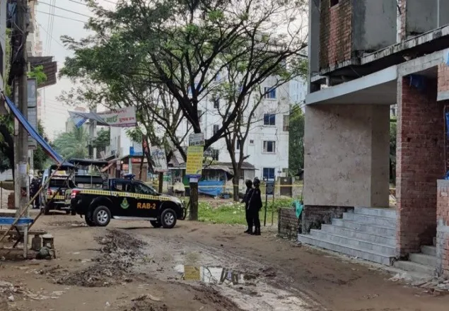 বসিলায় ‘জঙ্গি আস্তানা’ সন্দেহে বাড়ি ঘিরে রেখেছে র‌্যাব