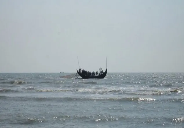 বঙ্গোপসাগরে ট্রলারডুবি, নিখোঁজ ৮
