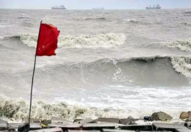 সমুদ্র বন্দরসমূহে তিন নম্বর সতর্ক সংকেত