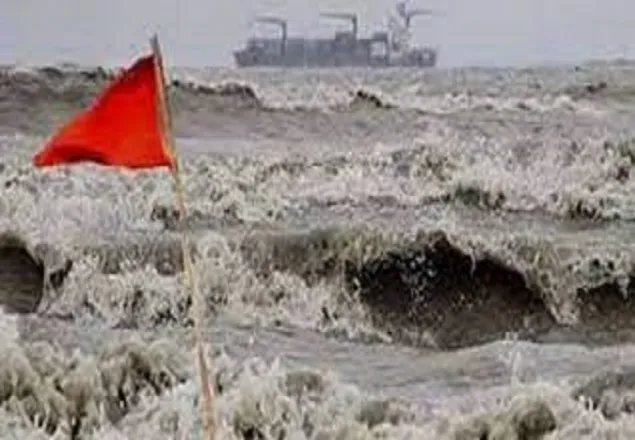 বঙ্গোপসাগরে গভীর নিম্নচাপ, অব্যাহত ৩ নম্বর সতর্কতা সংকেত