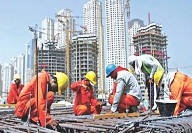 স্বাভাবিক কর্মজীবনে ফিরছে মালয়েশিয়া প্রবাসীরা