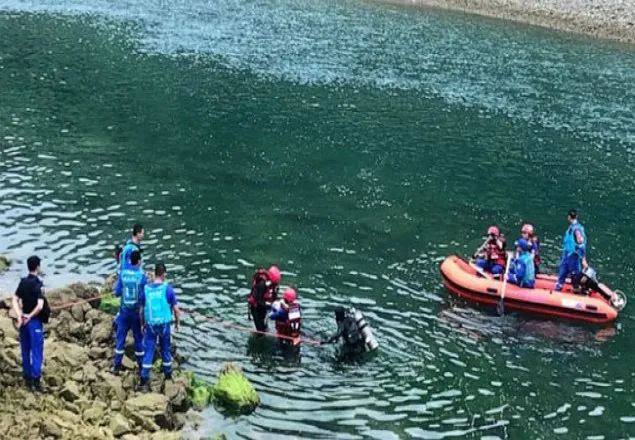 চীনে জাহাজ উল্টে ৮ জনের প্রাণহানি, ৭ জন নিখোঁজ