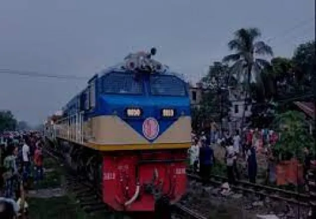 ৭ ঘণ্টা পর ঢাকা-সিলেট-চট্টগ্রাম ট্রেন চলাচল শুরু