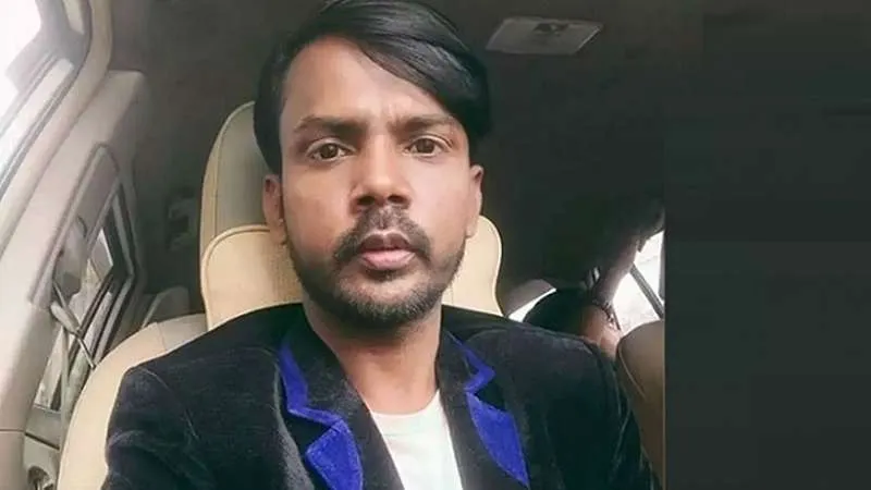 প্রতীক পেলেন হিরো আলম