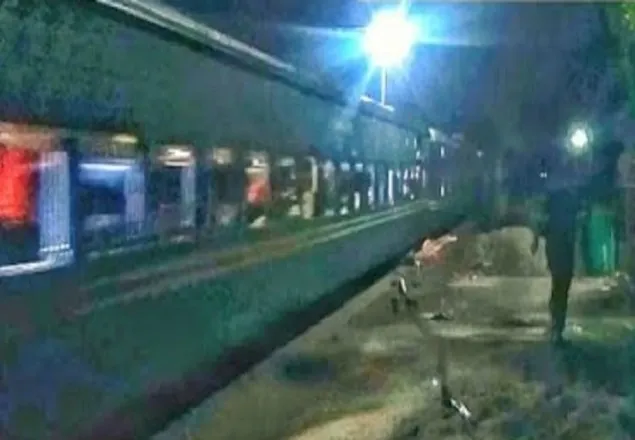 জামালপুরগামী কমিউটার ট্রেনে ডাকাতি, নিহত ২