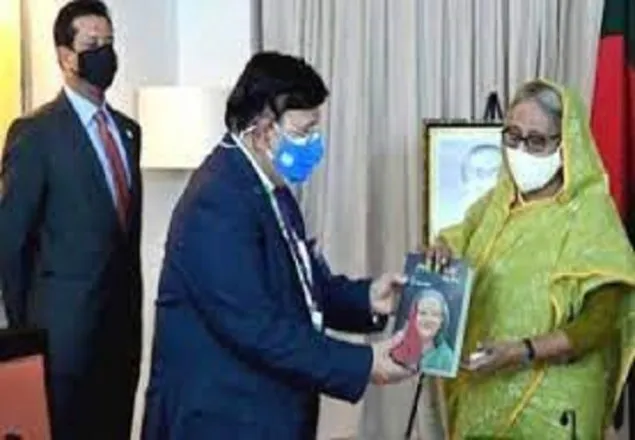 ‘প্রধানমন্ত্রীর জন্মদিনে পররাষ্ট্রমন্ত্রীর নতুন বই’