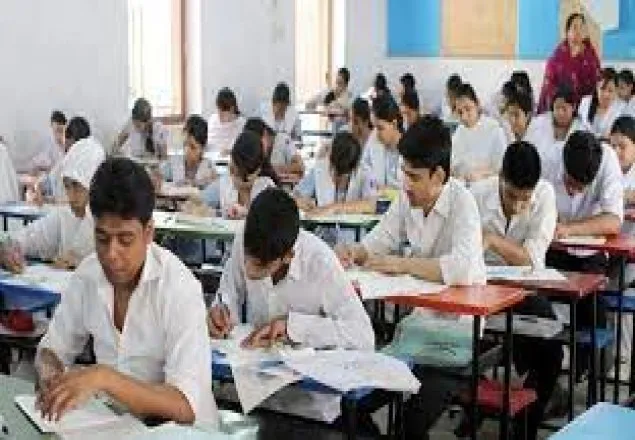 এইচএসসি পরীক্ষার্থীদের মানতে হবে ১১ নির্দেশনা