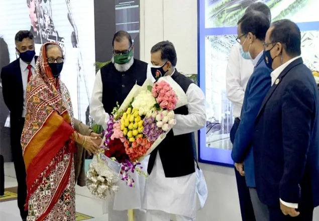দেশে ফিরেছেন প্রধানমন্ত্রী