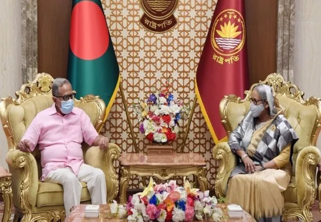 রাষ্ট্রপতির সঙ্গে প্রধানমন্ত্রীর সাক্ষাৎ