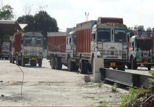 দুর্গাপূজা উপলক্ষে ৫ দিন বন্ধ বুড়িমারী স্থলবন্দর