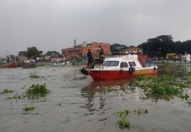 তুরাগে নৌকাডুবিতে ৪ শিশুসহ পাঁচজনের লাশ উদ্ধার