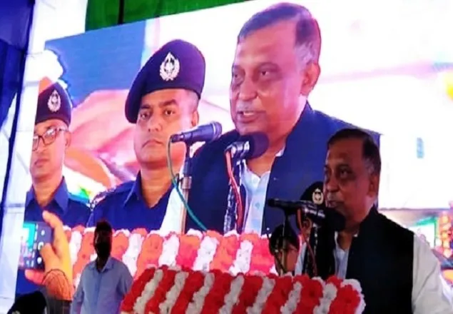 আগের পুলিশ আর আজকের পুলিশ এক নয়: স্বরাষ্ট্রমন্ত্রী