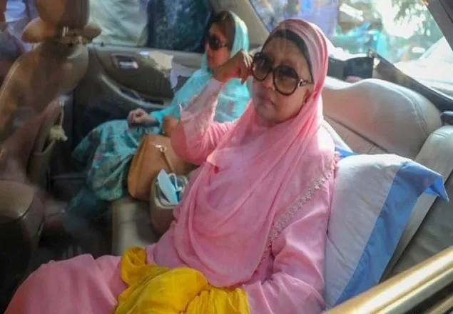 হাসপাতালের পথে খালেদা জিয়া
