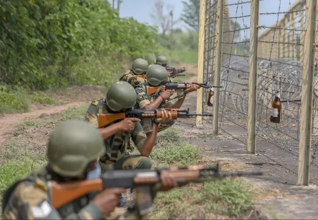 বাংলাদেশ সীমান্তে বিএসএফ’র ক্ষমতা বাড়াল ভারত
