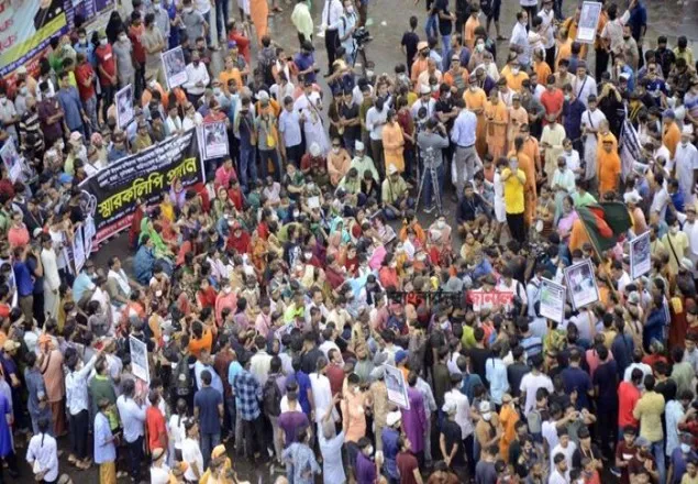 ২৪ ঘণ্টার আল্টিমেটাম দিলেন শাহবাগের আন্দোলনকারীরা
