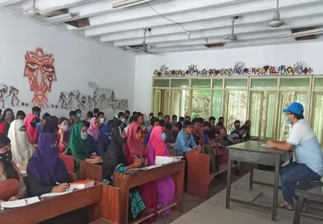১৯ মাস পর চবিতে শ্রেণিকক্ষে পাঠদান শুরু