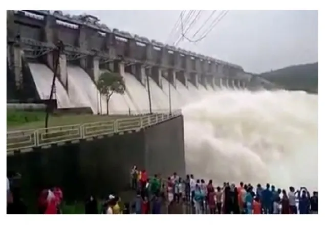 তিস্তার সব গেট খুলে দিয়েছে, বন্যা আশঙ্কায় বাংলাদেশ