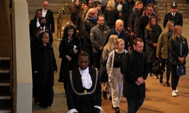 PM Hasina joins Queen's funeral at Westminster Abbey