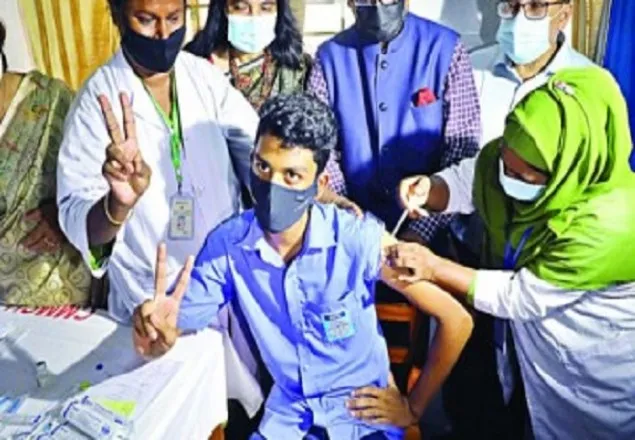 ১২-১৭ বছর বয়সী শিক্ষার্থীদের টিকাদাল ১ নভেম্বর থেকে