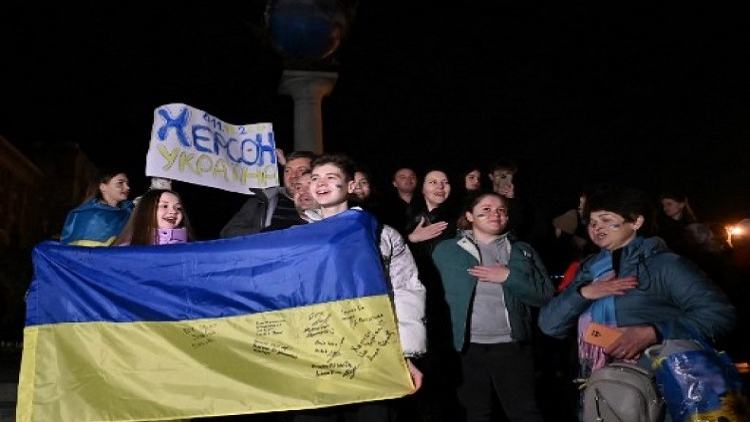 Zelensky proclaims Kherson ‘ours’, as US hails Ukraine’s victory