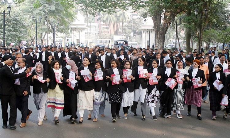 Pro-BNP lawyers distribute leaflets