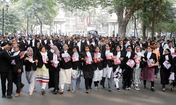 Pro-BNP lawyers distribute leaflets