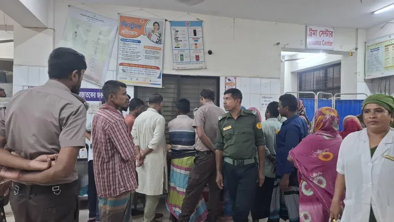 ঢাকা-আরিচা মহাসড়কে বাসের চাপায় মা-মেয়ের মৃত্যু