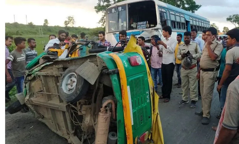 পশ্চিমবঙ্গে ভয়াবহ সড়ক দুর্ঘটন, নিহত ৯