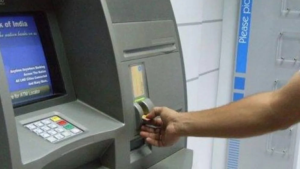 ঈদের আগে বুথে বুথে টাকার সংকট